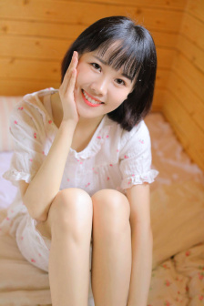《春庭欲晚》